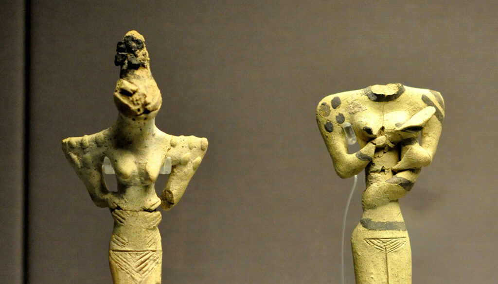 Coleção de estatuetas autênticas Ubaid mostrando mães reptilianas amamentando e governantes, provando natureza biológica dos deuses répteis (The British Museum)