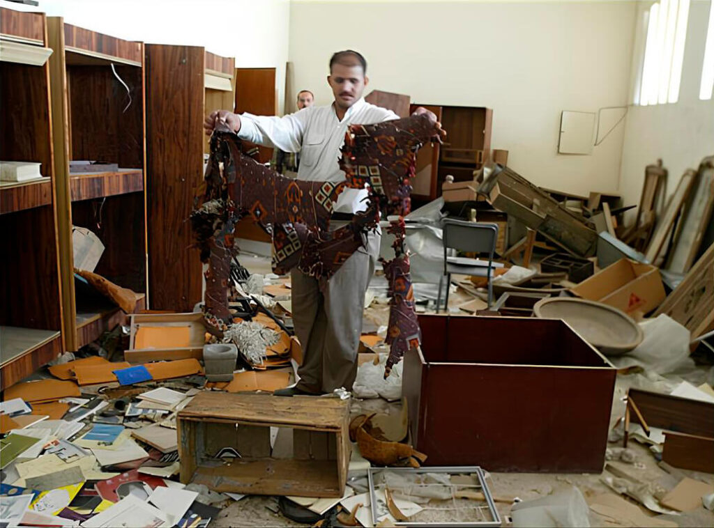 Museu de Bagdá saqueado em 2003 com milhares de artefatos sumérios roubados incluindo tabuletas sobre Anunnaki.