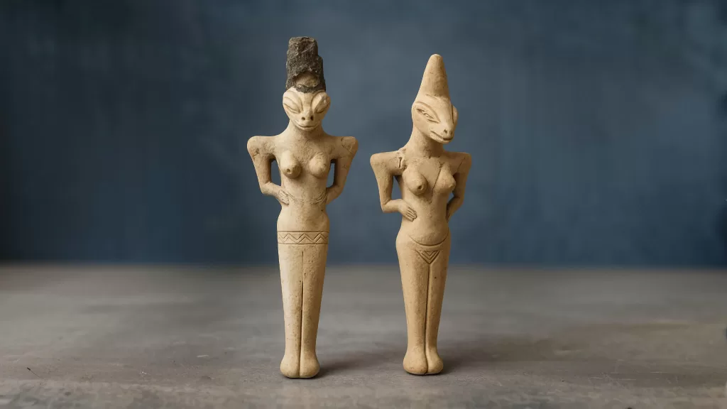 Estatuetas reptilianas da civilização Ubaid anterior à Suméria mostrando possíveis mestres não-humanos dos sumérios